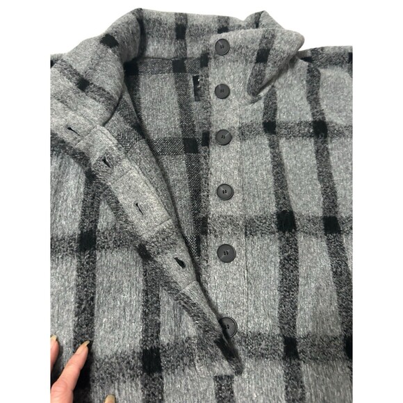 Zara Womens Wool Blend Gray Plaid Oversized Poncho Fringe Pocket Sweater Sz S - Picture 9 of 11